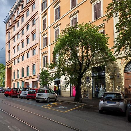 The Best Rent - Spacious One-Bedroom Apartment Near Colosseum Roma Ngoại thất bức ảnh