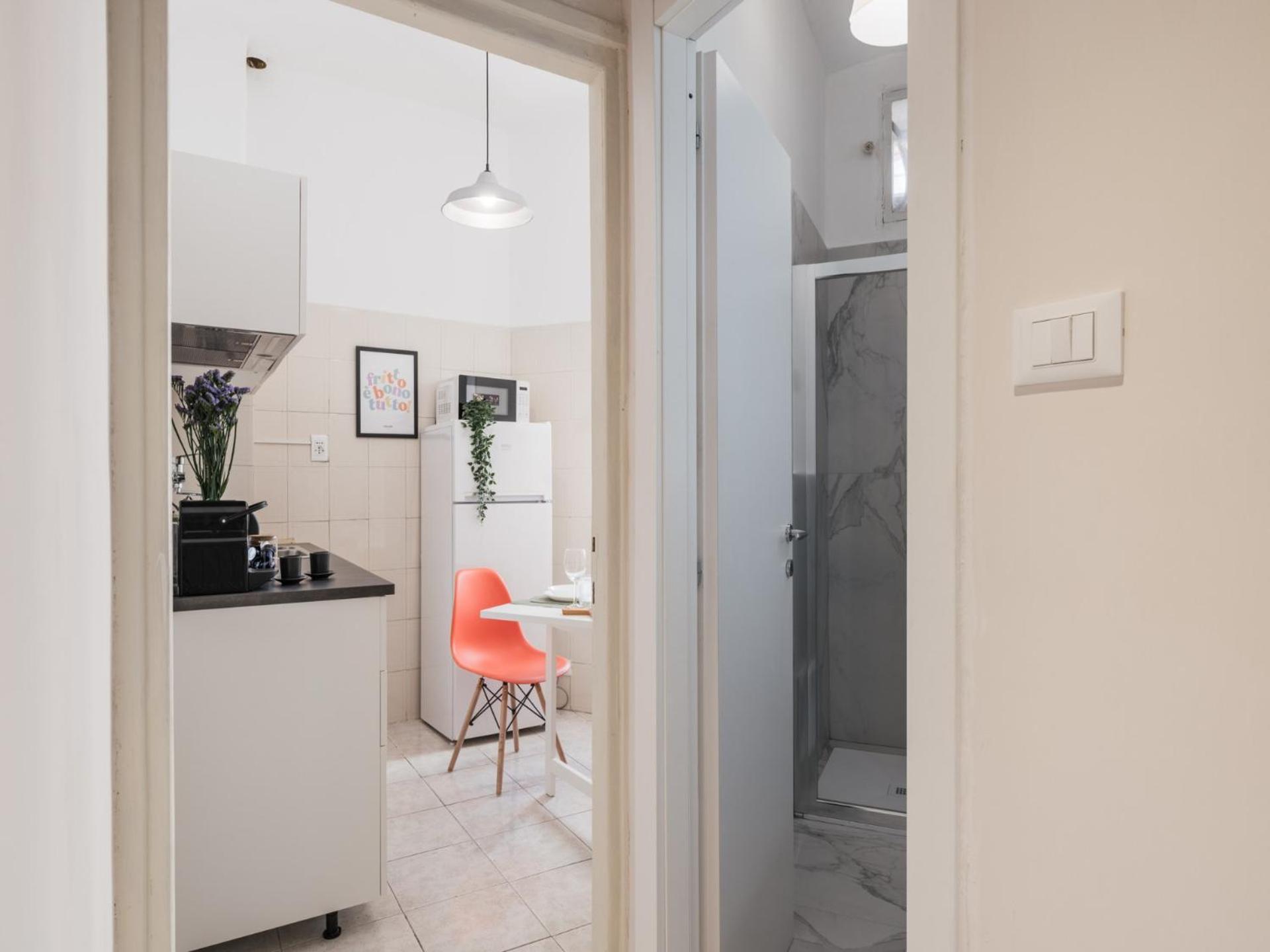 The Best Rent - Spacious One-Bedroom Apartment Near Colosseum Roma Ngoại thất bức ảnh