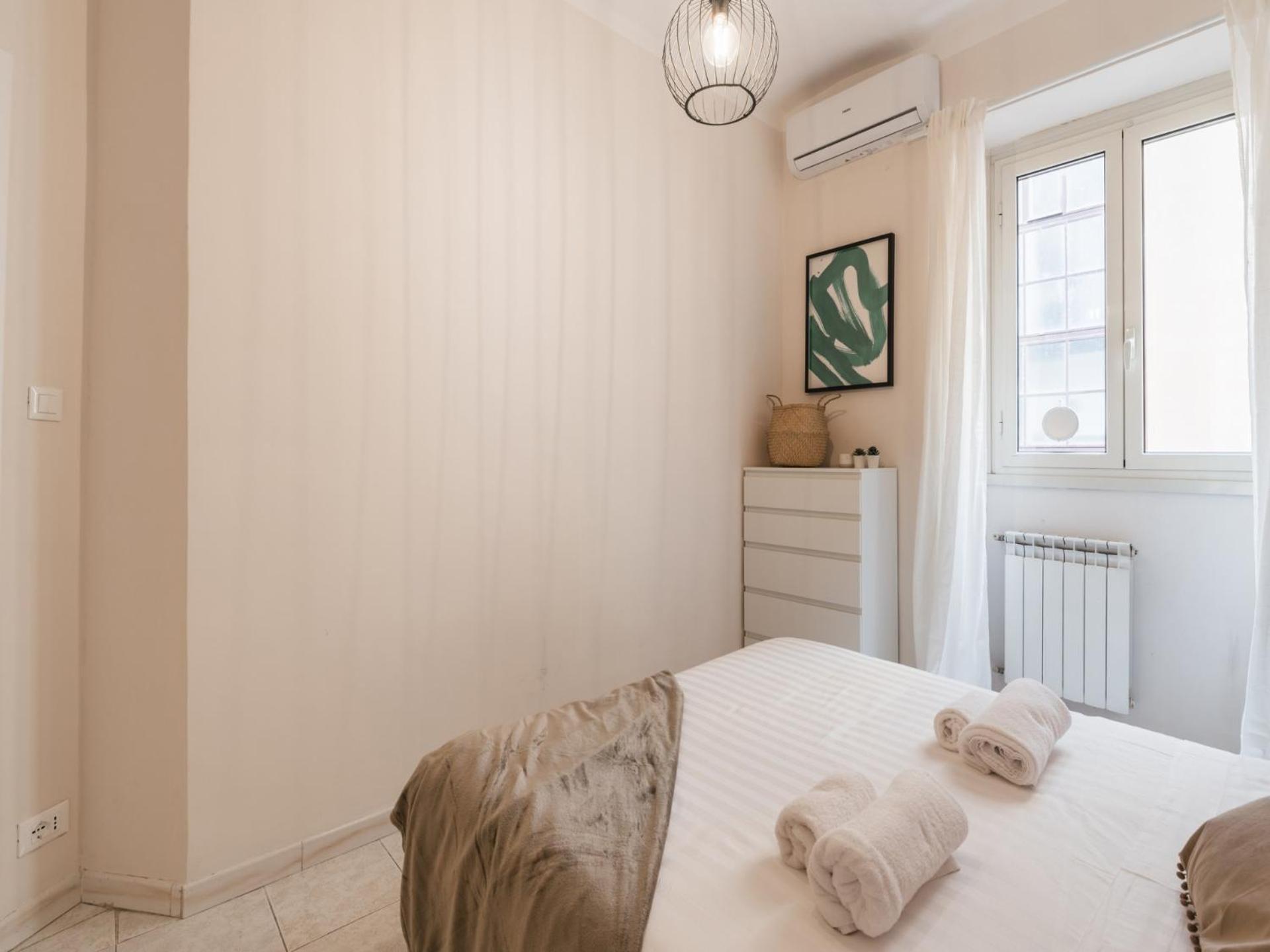The Best Rent - Spacious One-Bedroom Apartment Near Colosseum Roma Ngoại thất bức ảnh
