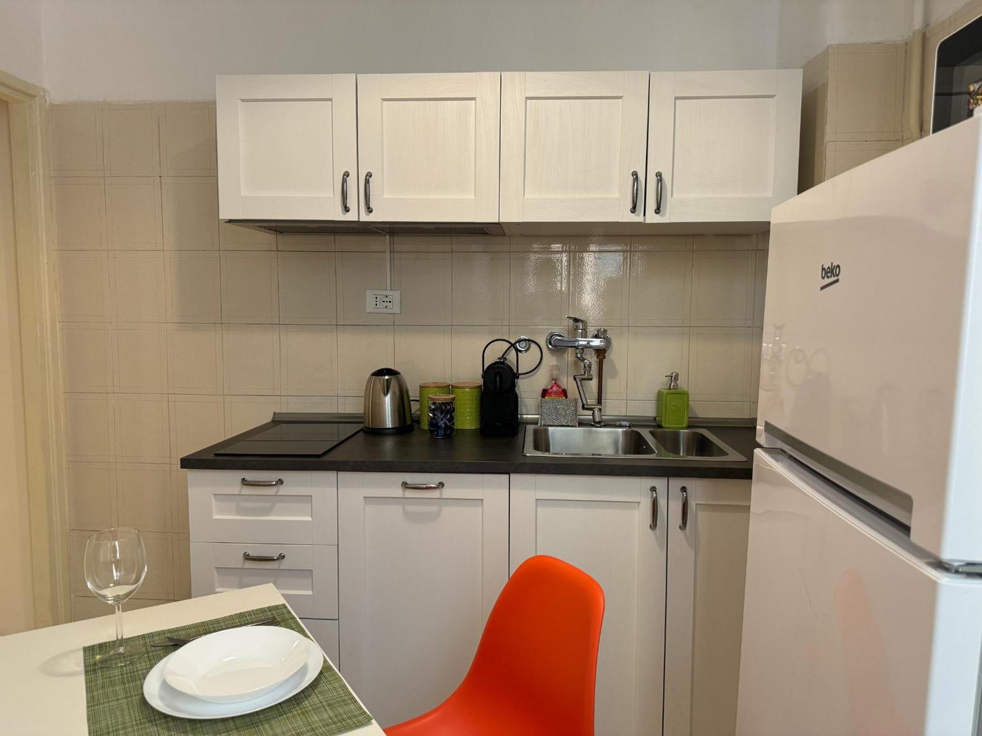 The Best Rent - Spacious One-Bedroom Apartment Near Colosseum Roma Ngoại thất bức ảnh